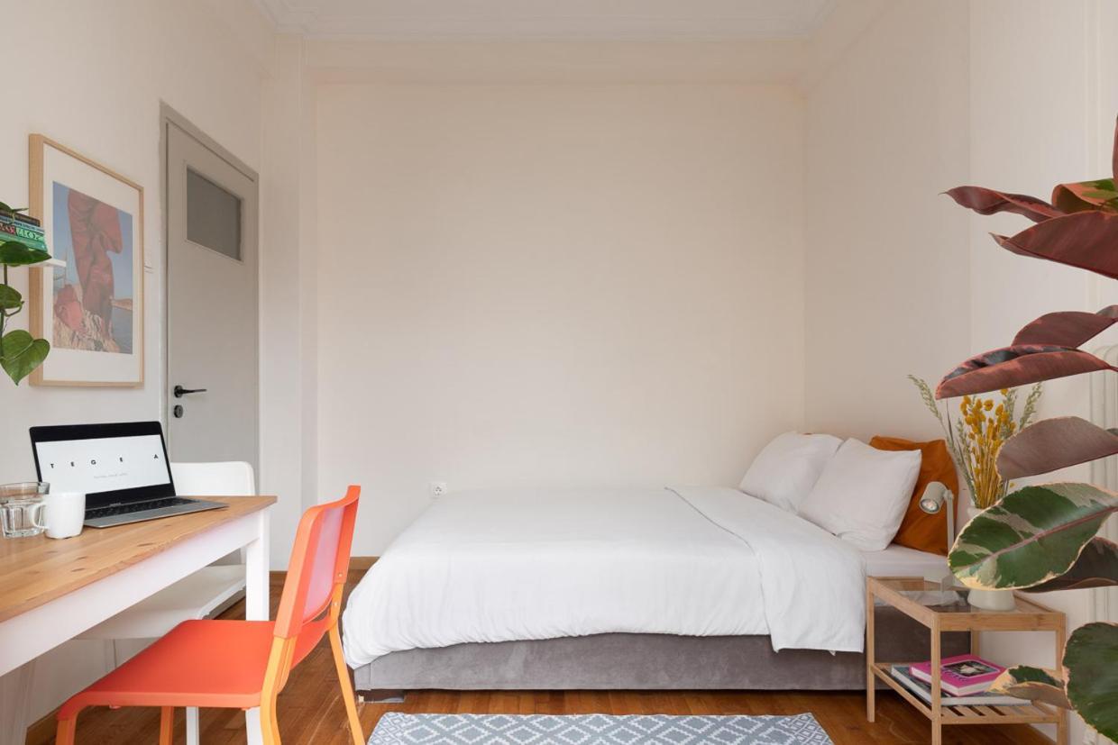 Studio With Sunny Balcony In Exarcheia Atenas Exterior foto